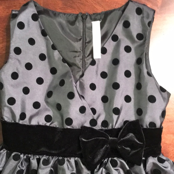 Girl’s fancy dress and sweater - Picture 2 of 5